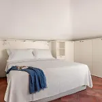 Rosaria Villa