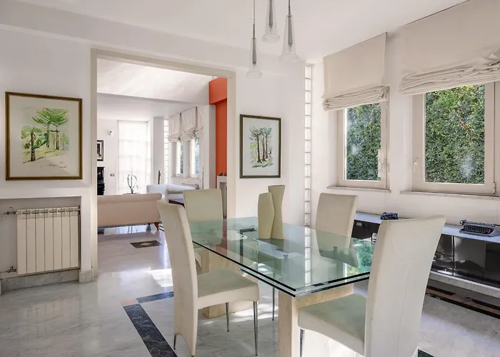 Rosaria ヴィラ ジャッレ