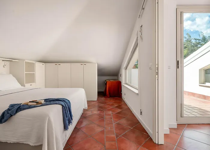 Rosaria ヴィラ ジャッレ